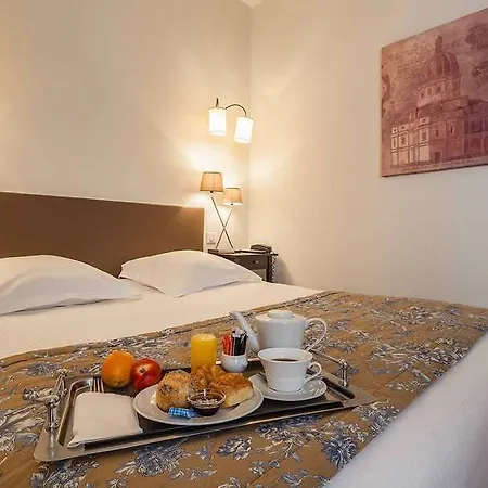 Отель The Originals Boutique, Des Princes, Centre 3*